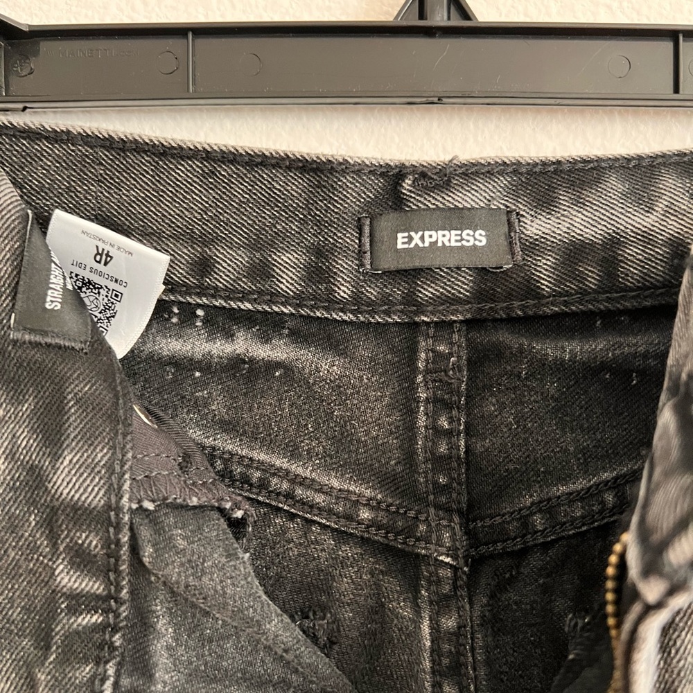 Express women’s Distressed high rise straight ankle Black Jeans. Size 4 - Picture 4 of 12